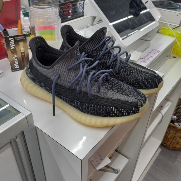 Adidas Yeezy Boost 350 v2 Carbons sz 11 - Picture 2 of 4